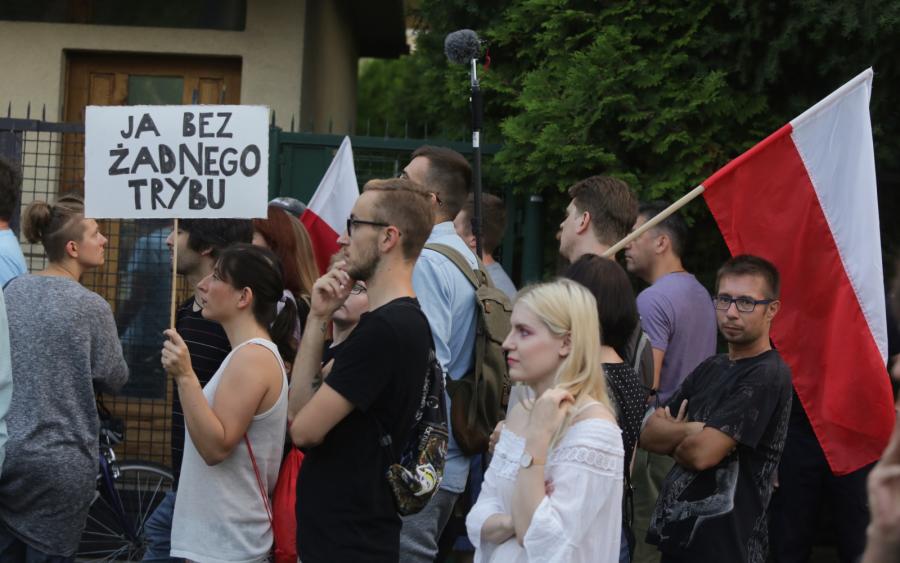 protest pod domem Jarosława Kaczyńskiego