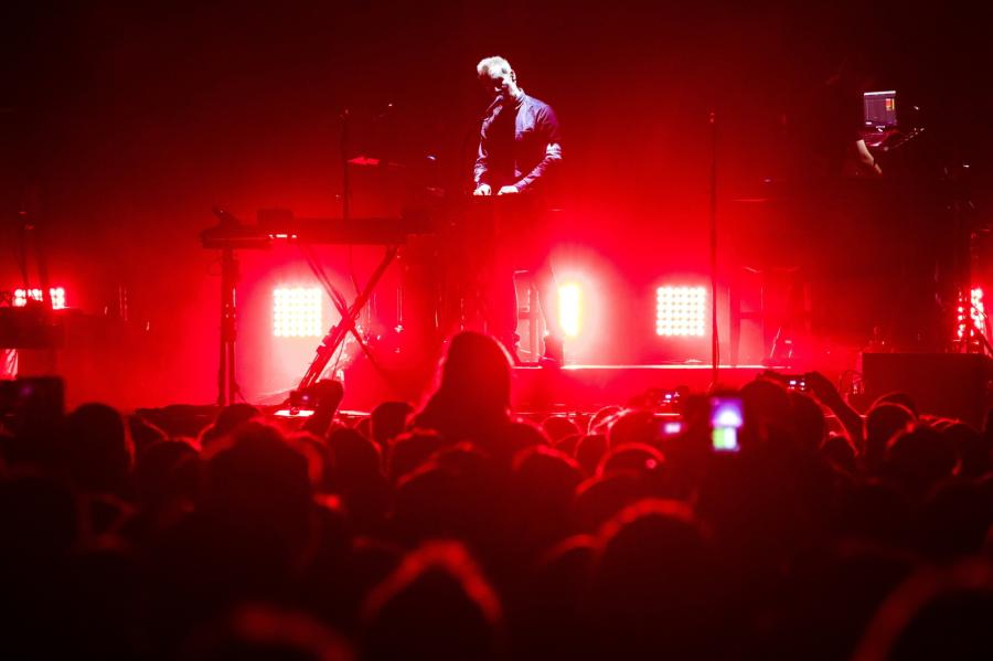 Na kolejny album grupy czekaliśmy do 1998 roku i to właśnie będzie drugi powód przyszłorocznego jubileuszu – dwudziestolecie „Mezzanine”. Płyta, bez której elektronika końca XX wieku nie byłaby tym samym gatunkiem.