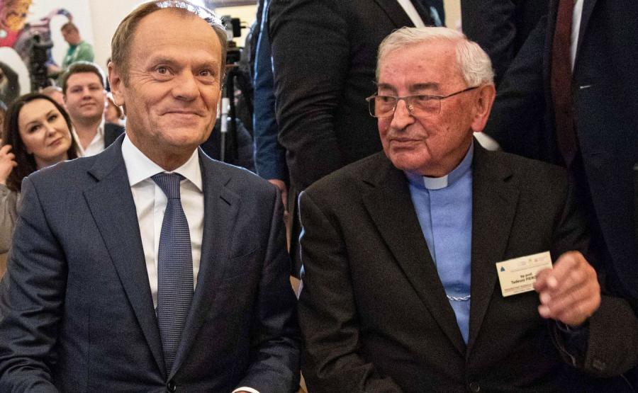 Przewodniczący RE Donald Tusk i biskup Tadeusz Pieronek