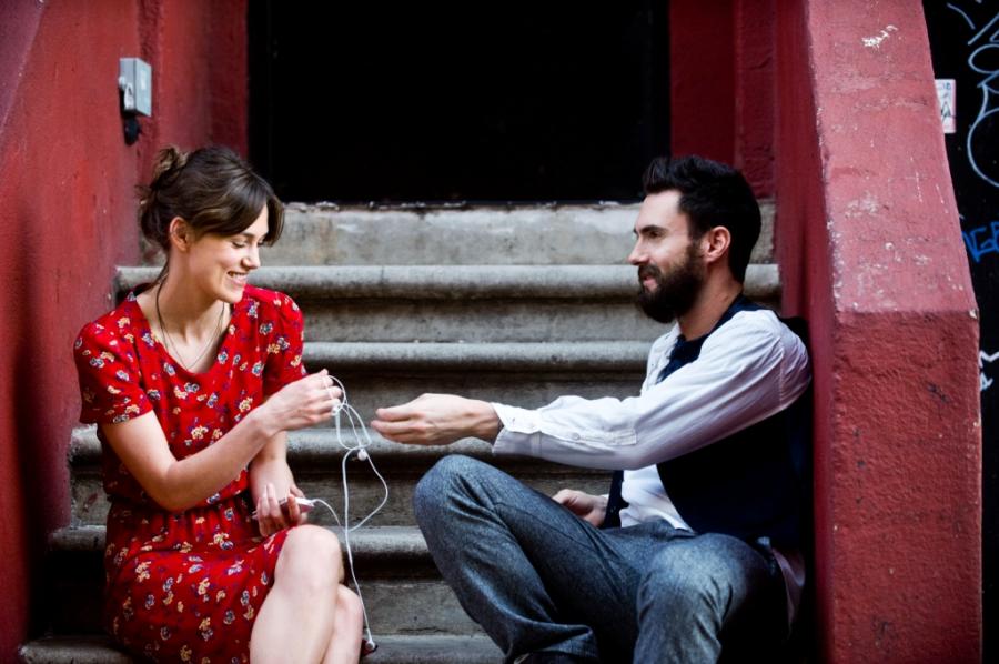 Keira Knightley i Adam Levine w filmie "Zacznijmy od nowa"