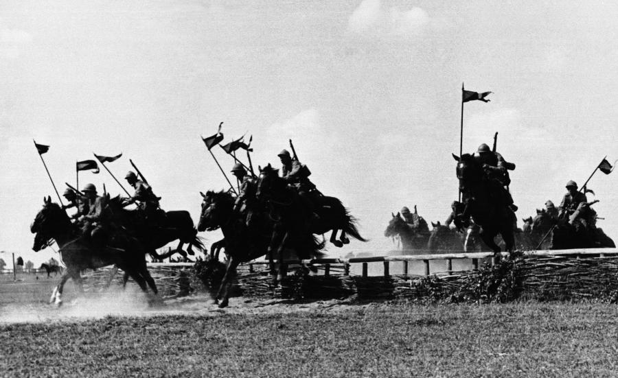 Upadek Warszawy we wrześniu 1939 roku. ARCHIWALNE ZDJĘCIA
