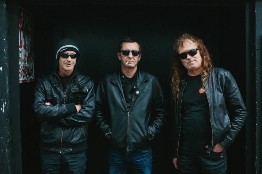 Phil Rudd przyznaje się do winy