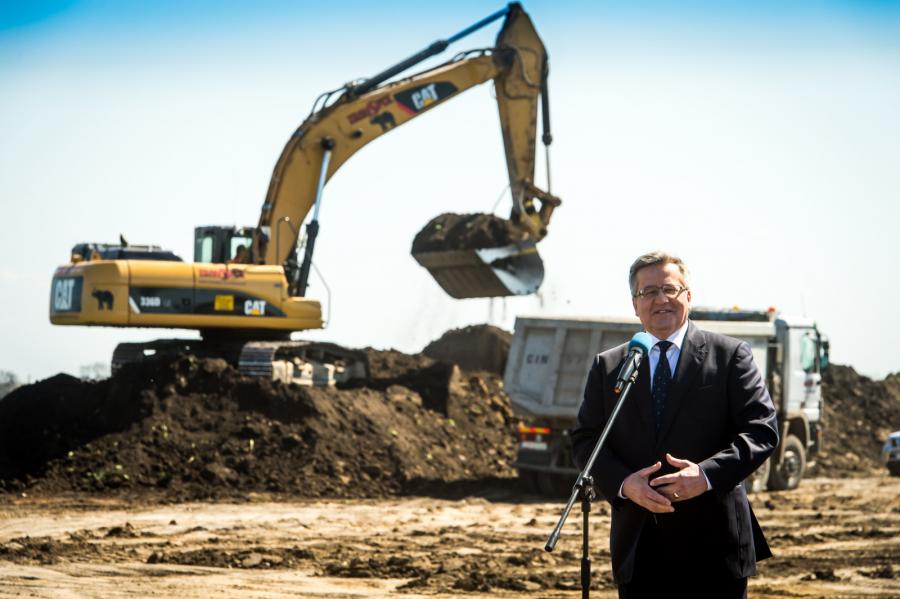 BRONISŁAW KOMOROWSKI ODWIEDZIŁ BUDOWĘ, KTÓREJ... NIE BYŁO?