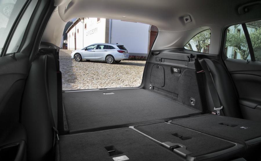 Opel astra sports tourer